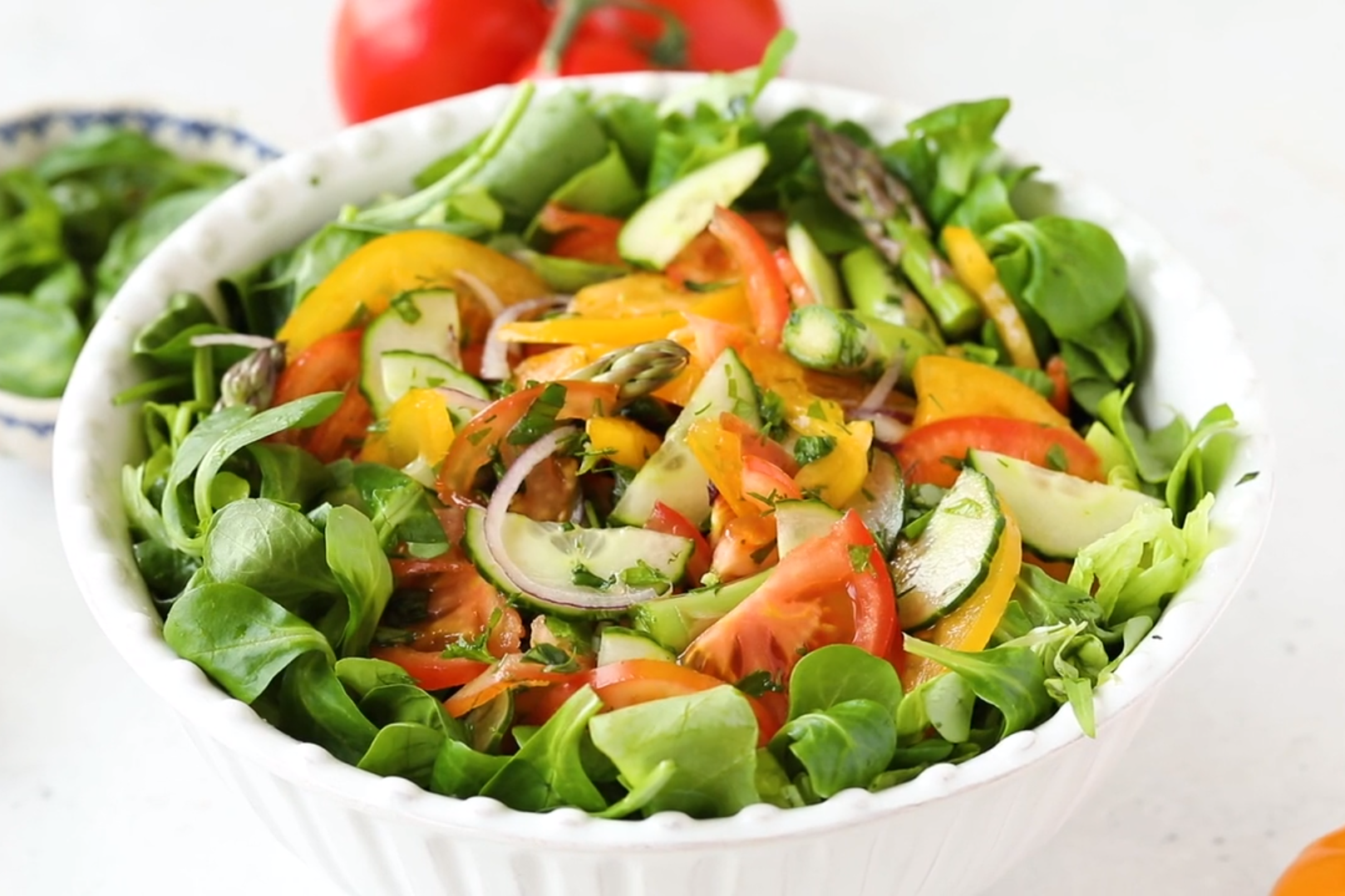 SALATA DE ROSII, CASTRAVETI SI IERE PROASPE